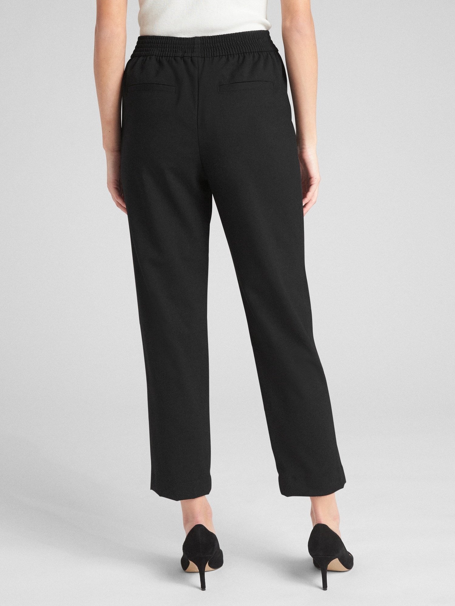 Gap pull hotsell on crop trousers
