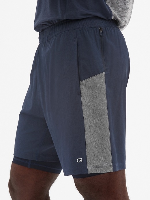 Image number 5 showing, GapFit 7" 2-in-1 Trainer Shorts