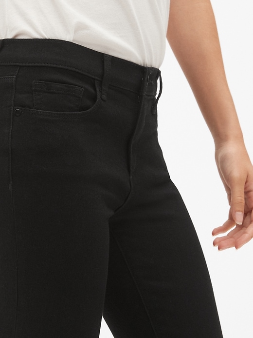 Image number 5 showing, Mid Rise True Skinny Jeans in Infinity Stretch