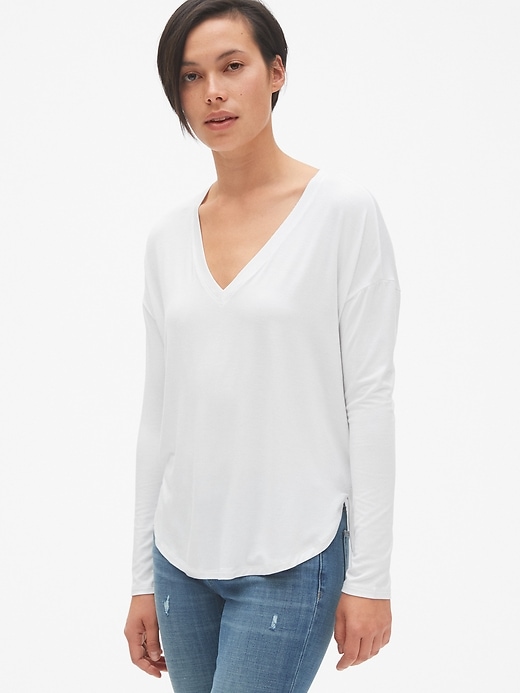 Image number 7 showing, Long Sleeve V-Neck T-Shirt in Luxe Jersey