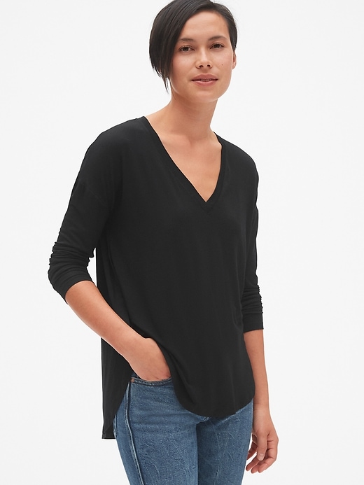 Image number 9 showing, Long Sleeve V-Neck T-Shirt in Luxe Jersey
