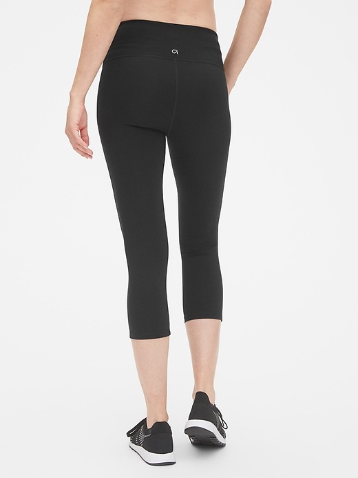 Maternity GapFit Blackout Under-Belly Capris | Gap