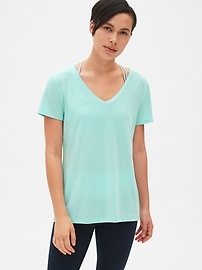 GapFit Breathe V-Neck T-Shirt | Gap