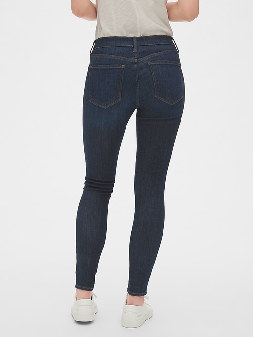 Image number 2 showing, Mid Rise True Skinny Jeans in Sculpt With Washwell&#153