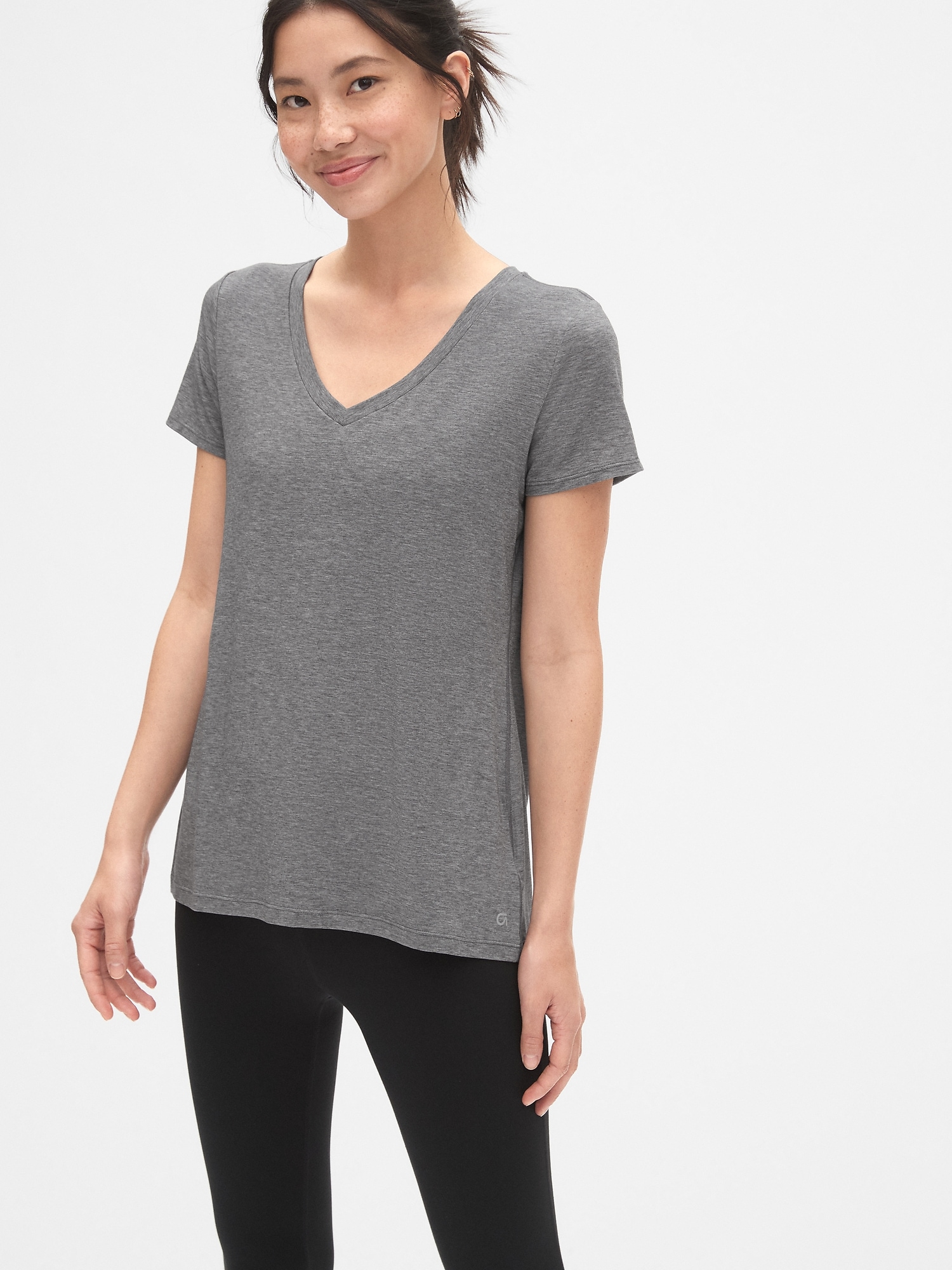 Gap breathe v neck deals