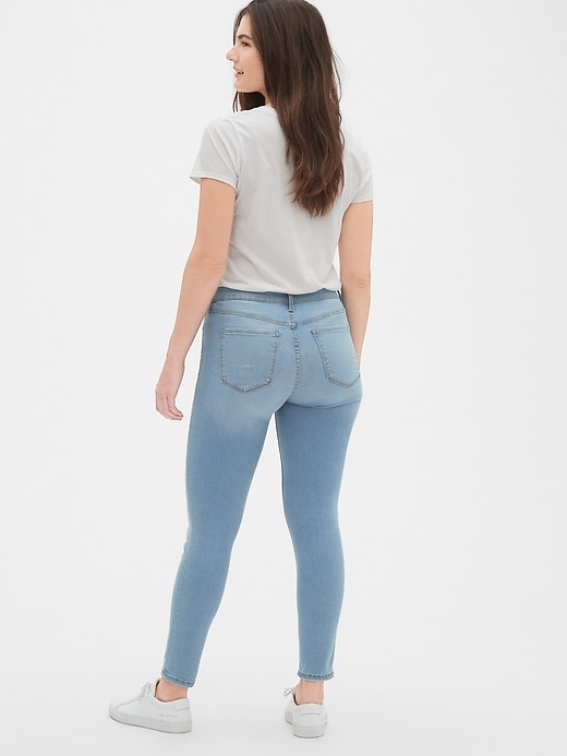 Image number 8 showing, Mid Rise True Skinny Jeans in Sculpt
