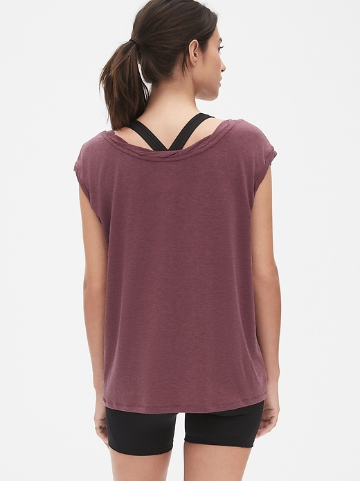 Image number 2 showing, Gapfit Breathe T-Shirt with Twist Detail