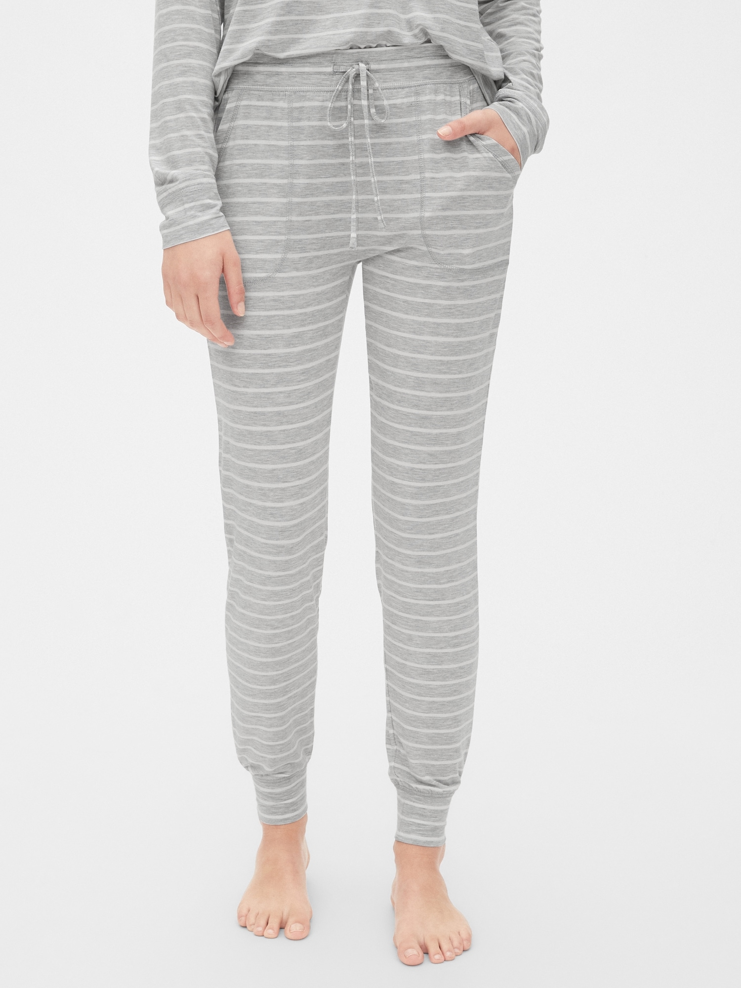 gap print joggers in modal