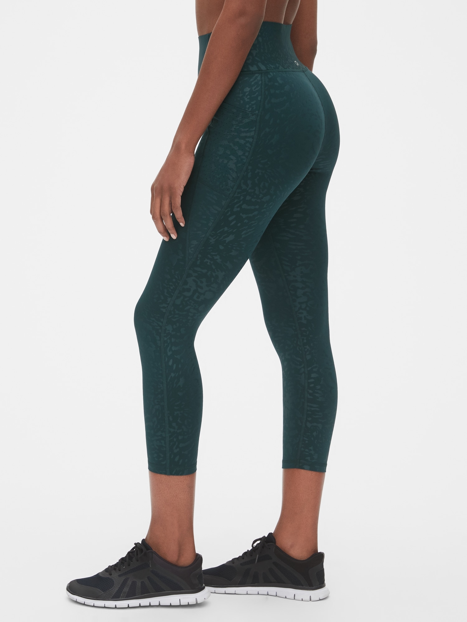 GapFit High Rise Perforated Pocket 7/8 Leggings in Sculpt