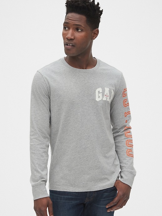Image number 4 showing, Gap Logo Long Sleeve Crewneck T-Shirt