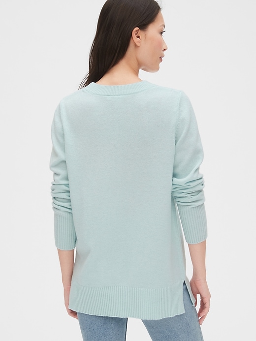 2 of 8 showing, with the color ocean blue of product Crewneck Tunic Sweater