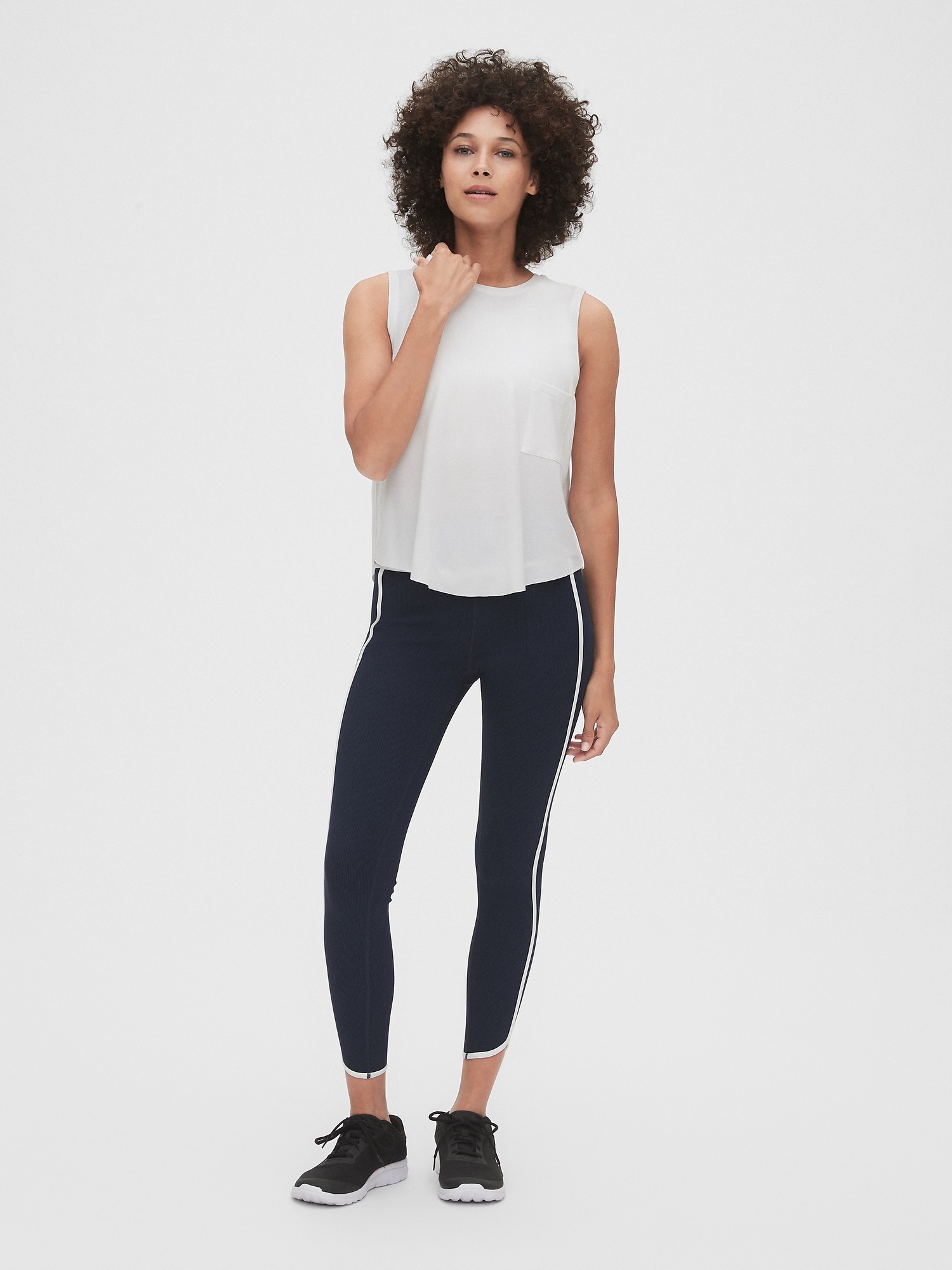 GapFit Breathe Pocket Tank Top Gap