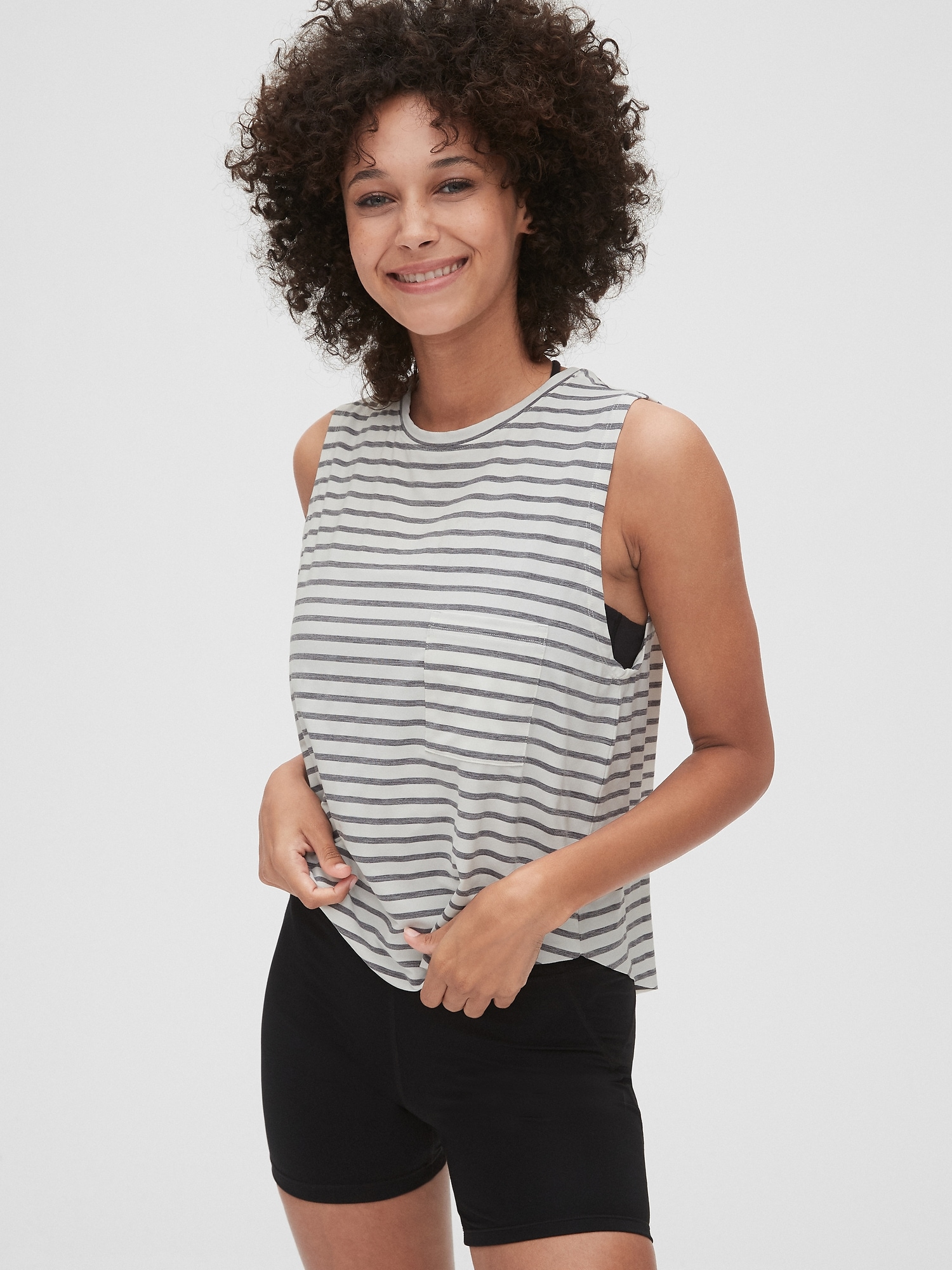 GapFit Breathe Pocket Tank Top Gap