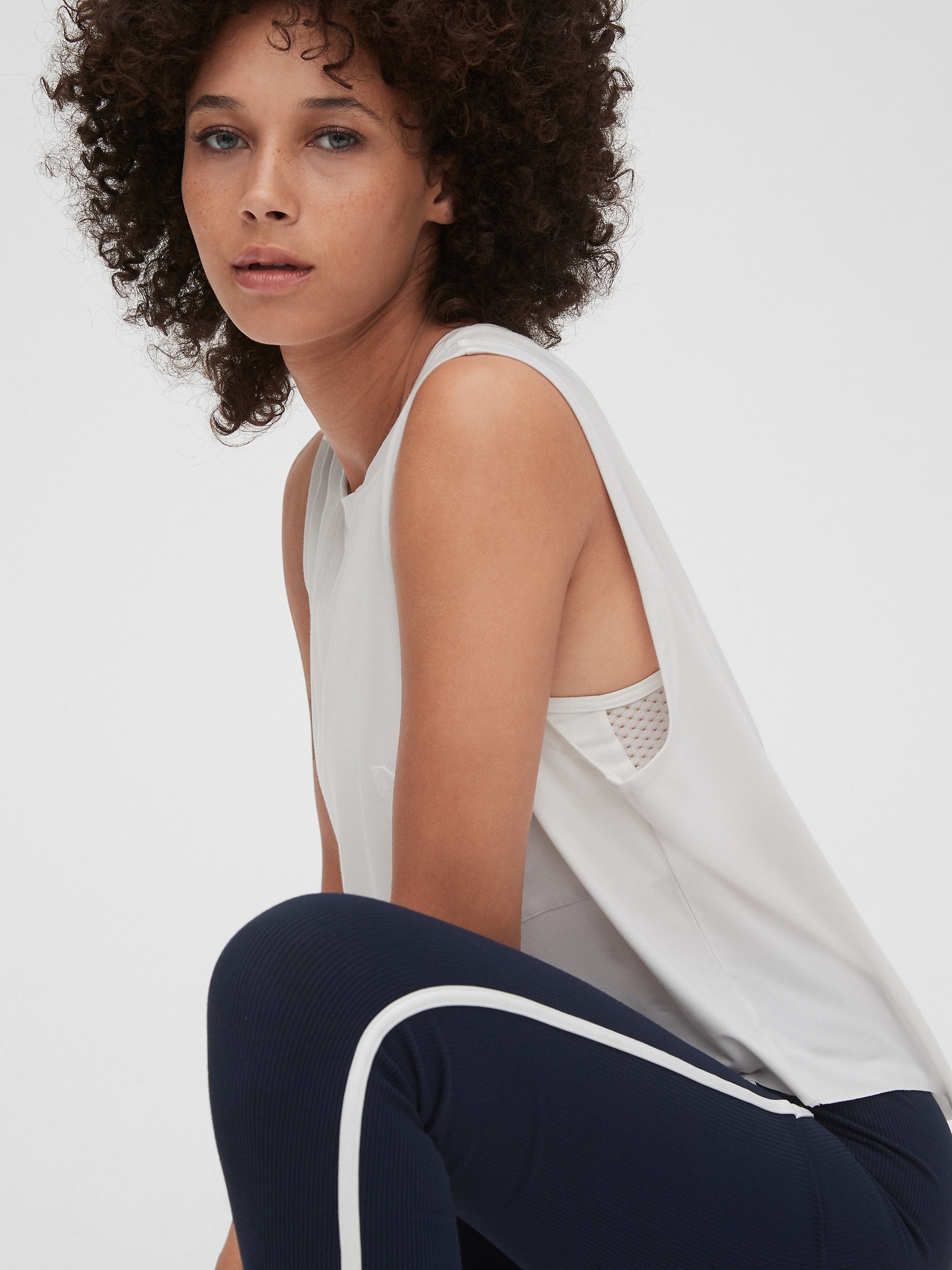 GapFit Breathe Pocket Tank Top Gap