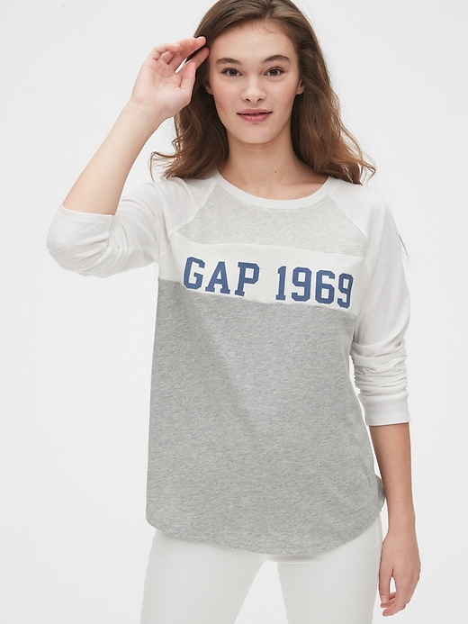 Image number 7 showing, Gap Logo Colorblock Baseball T-Shirt
