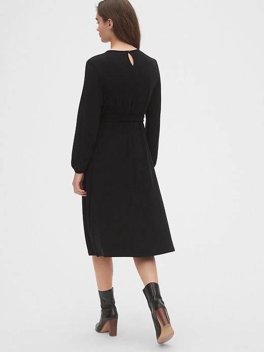 2 of 8 showing, with the color true black of product Tie-Waist Midi Dress in TENCEL™