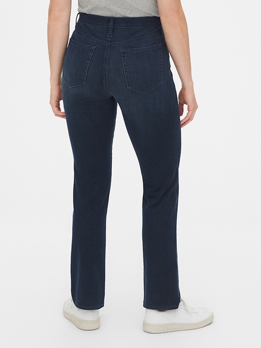 Image number 2 showing, Mid Rise Classic Straight Jeans in 360 Stretch