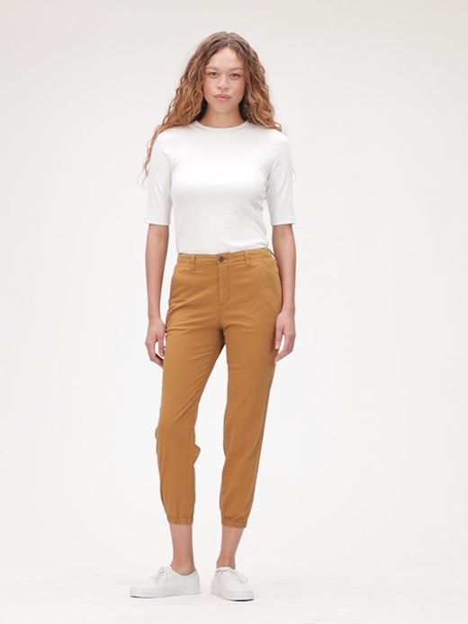 khaki joggers gap