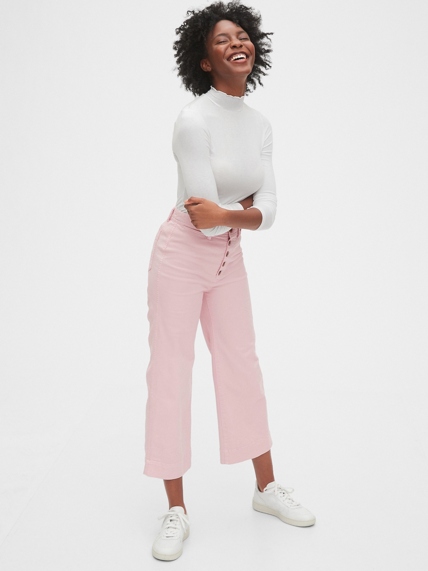 Gap wide clearance leg crop