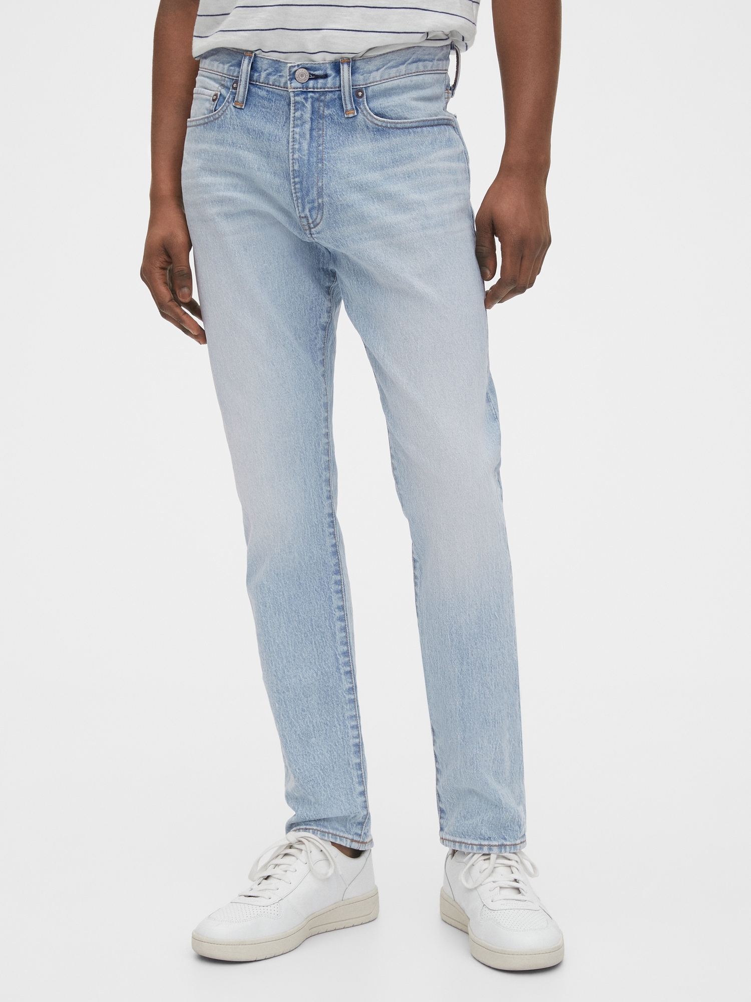 what is a tapered jeans