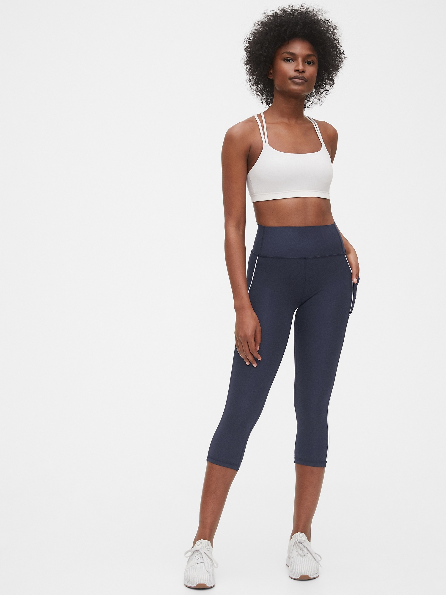 GapFit High Rise Capri Leggings in Sculpt Revolution