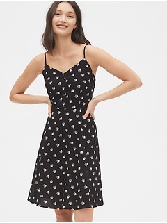 black long sleeve backless gown