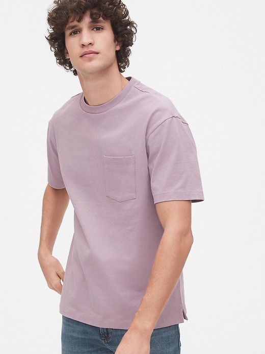 1 of 8 showing, with the color elderberry of product Easy Heavyweight Pocket T-Shirt