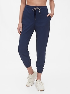 hiking in joggers