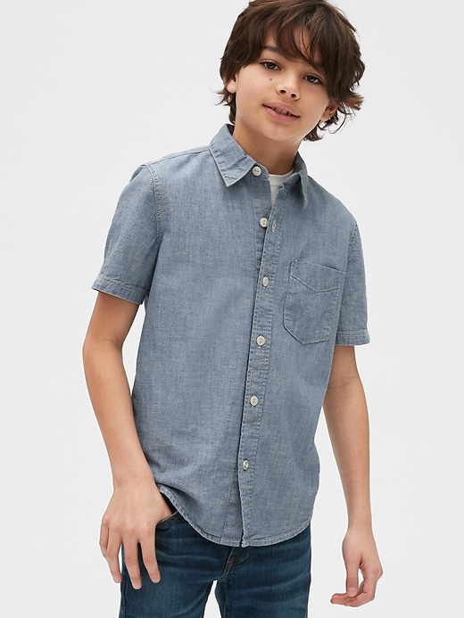 2 of 8 showing, with the color medium wash of product Kids Short Sleeve Chambray Shirt