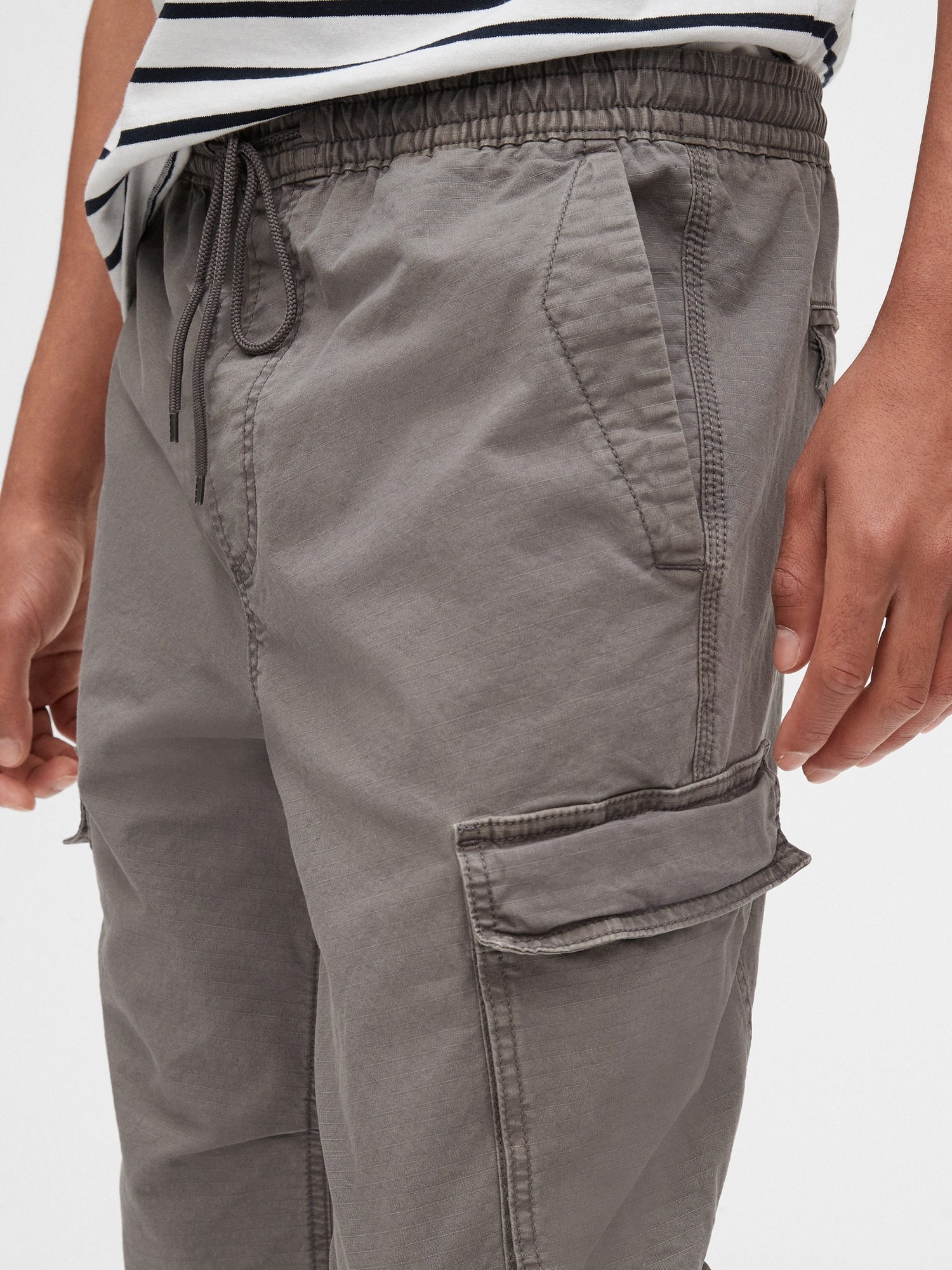 cargo joggers with pockets