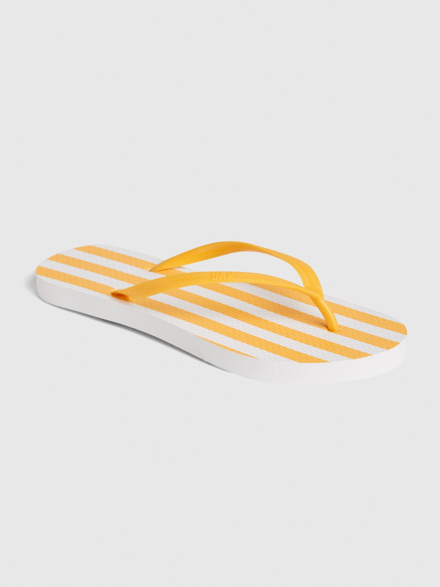 gap rubber flip flops