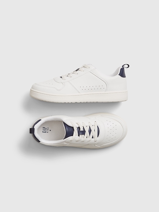 1 of 8 showing, with the color new off white of product Kids Classic Sneakers