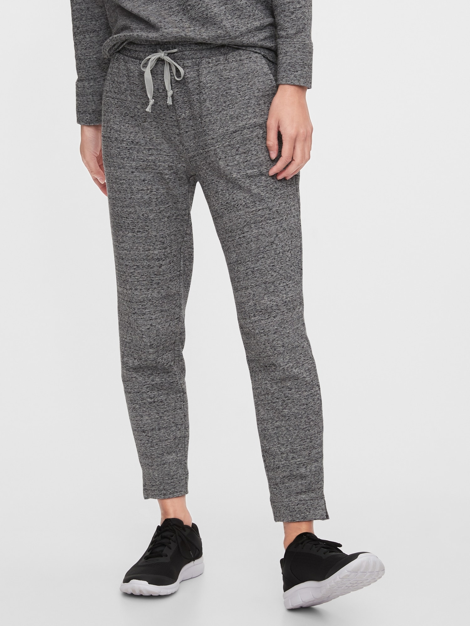 Gap cloud light online easy joggers