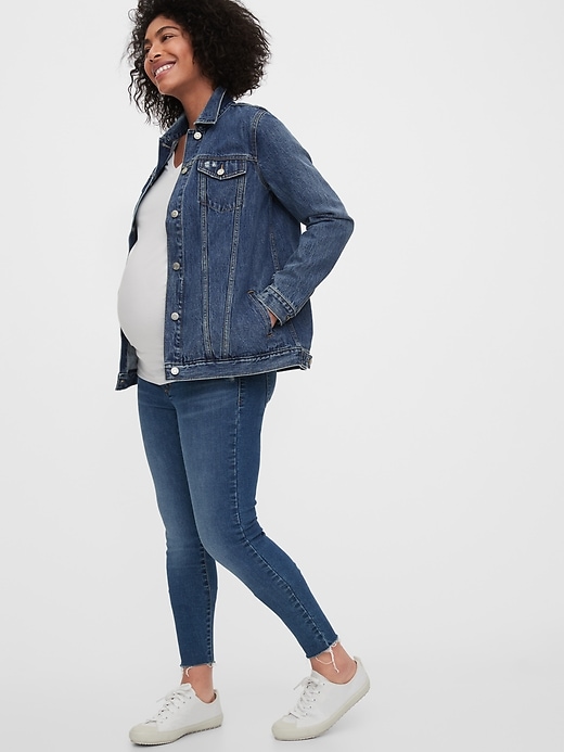 Image number 3 showing, Maternity Icon Distressed Denim Jacket With Washwell&#153