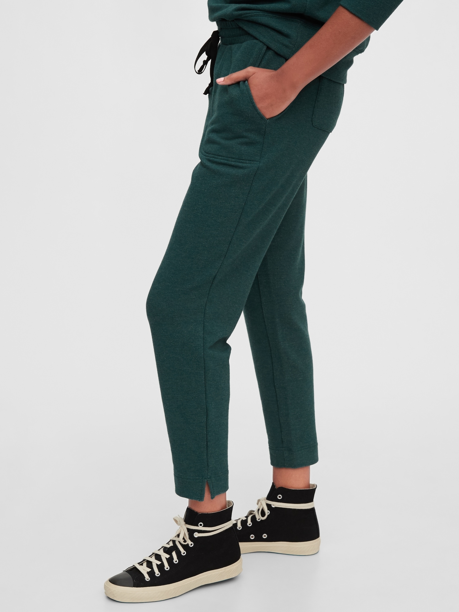 Gap cloud light online easy joggers