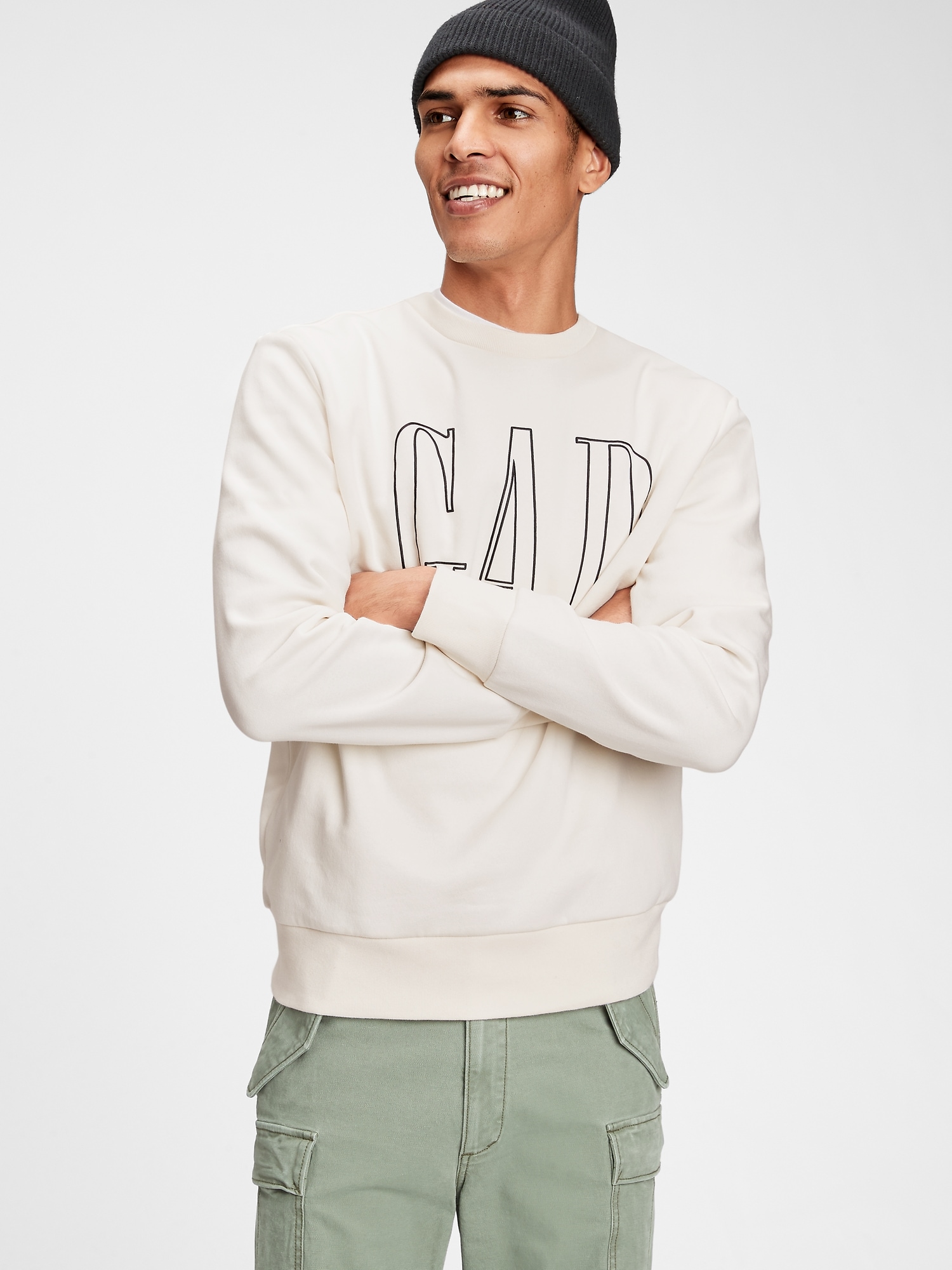 gap crewneck sweatshirt
