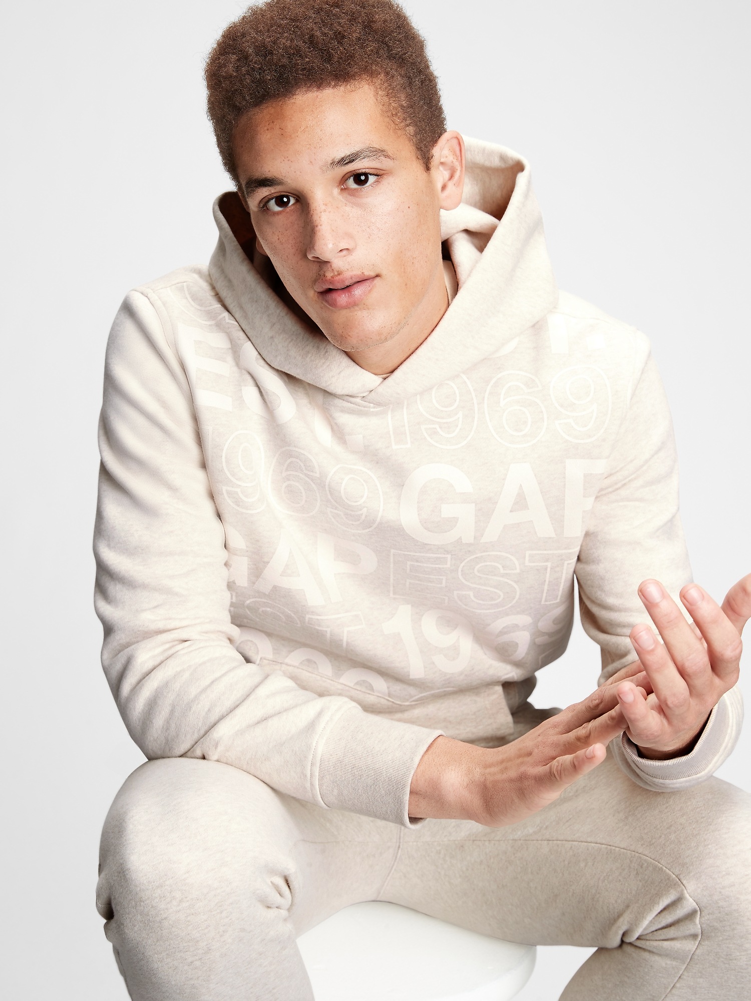 White hoodie gap deals