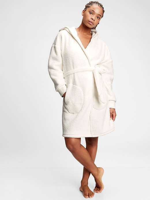 1 of 8 showing, with the color milk white of product Sherpa Robe
