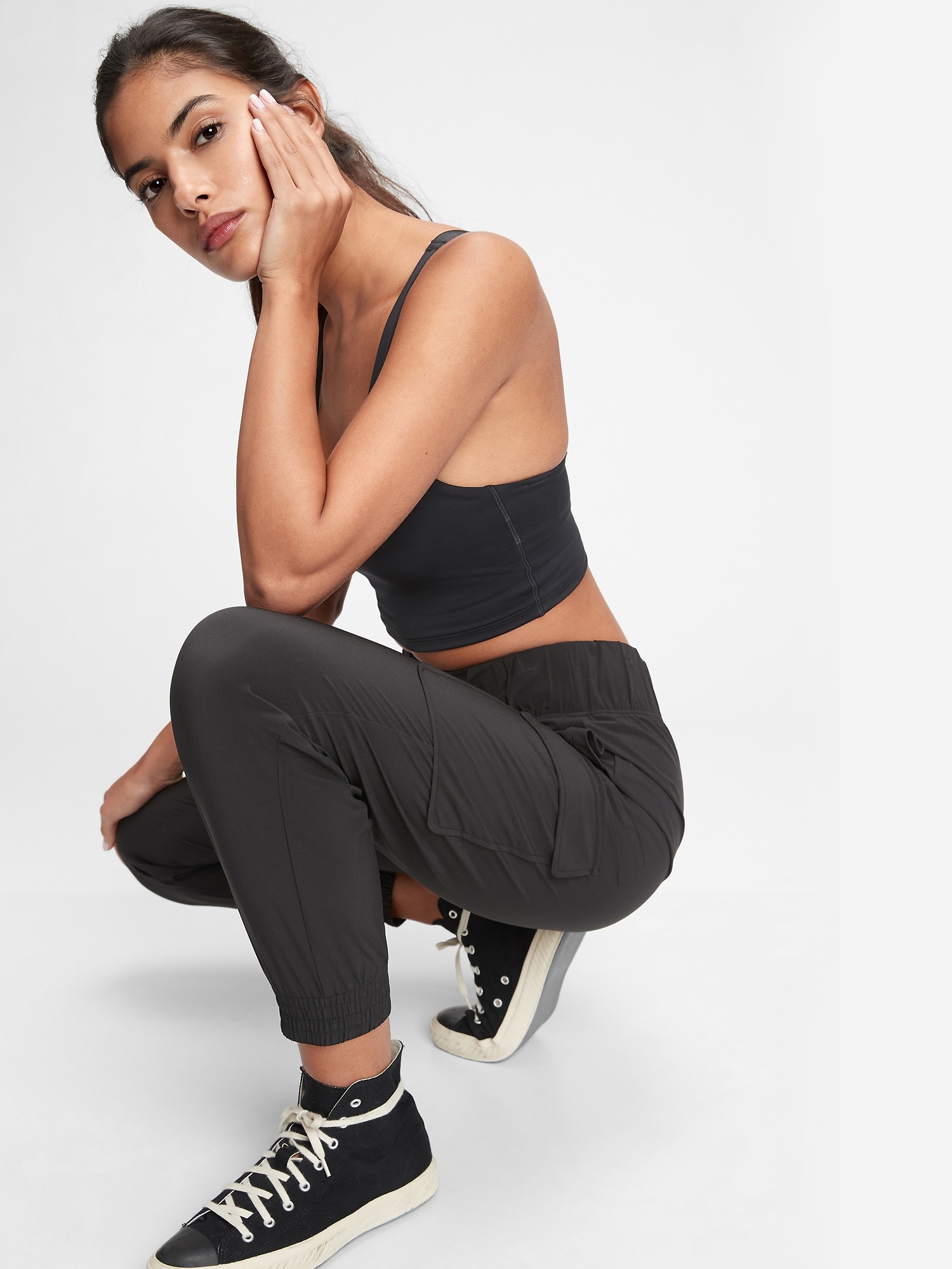 gap runaround joggers