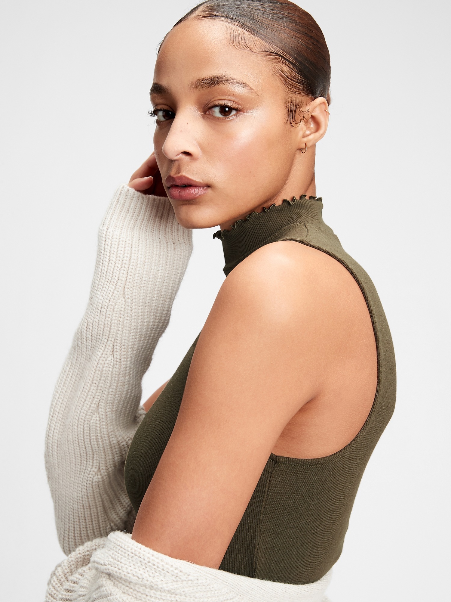 gap sleeveless turtleneck