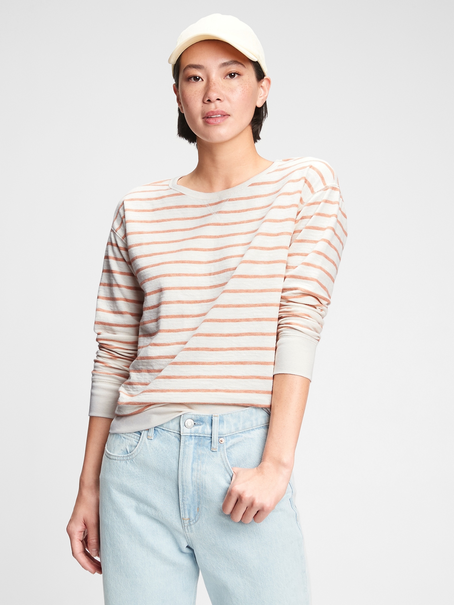 gap crew sweatshirt