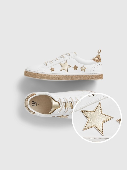 1 of 8 showing, with the color new off white of product Kids Star Sneakers