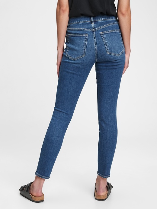 Image number 2 showing, Mid Rise True Skinny Jeans With Washwell&#153