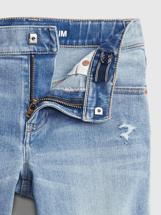 Image number 4 showing, Kids Distressed Slim Jeans with Washwell&#153