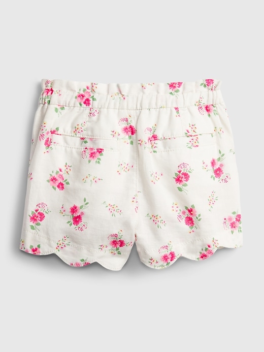 2 of 8 showing, with the color daisy floral white of product Toddler Floral Scallop Shorts