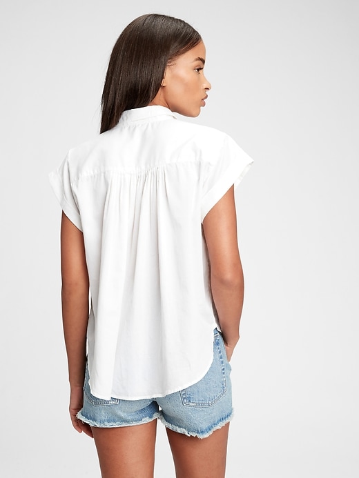 2 of 8 showing, with the color fresh white of product Pleated Popover Top