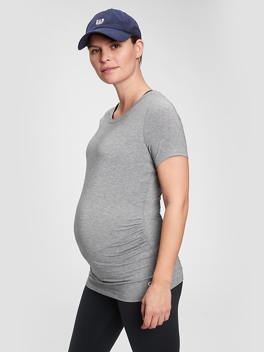 Maternity GapFit Breathe T-Shirt