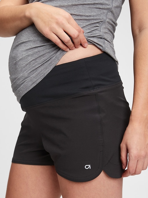 Image number 4 showing, Maternity GapFit 3.5" Running Shorts