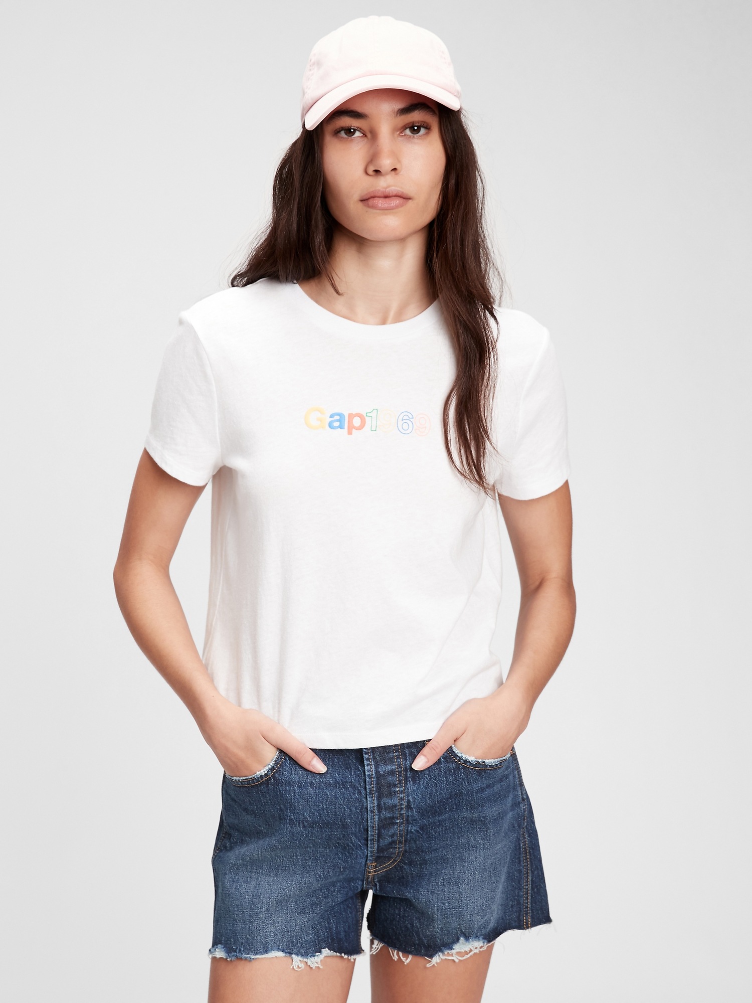 gap shrunken tee