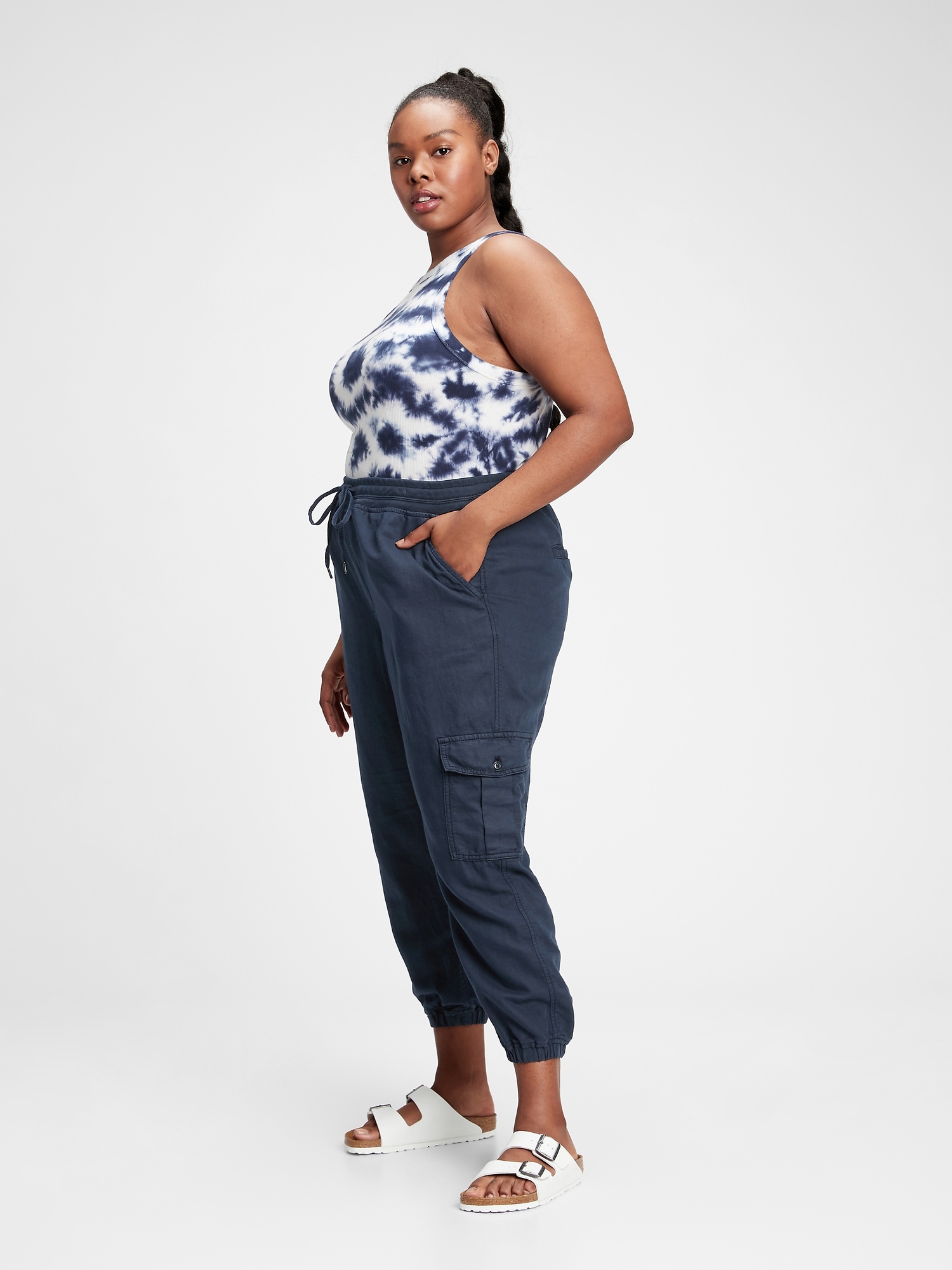 gap cargo joggers